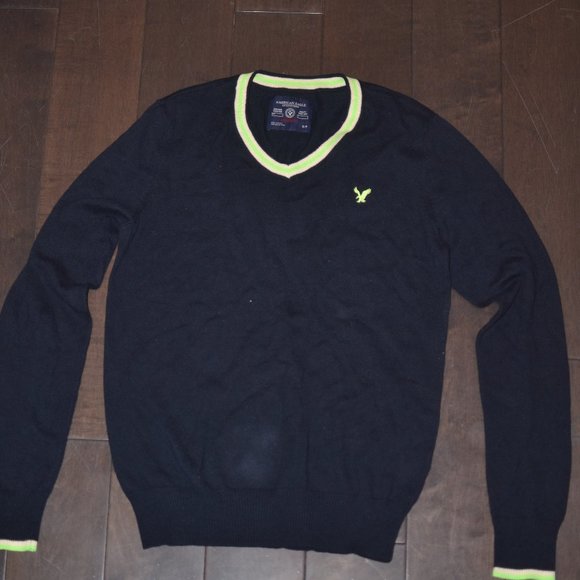 Americian Eagle Sweater - Picture 1 of 3